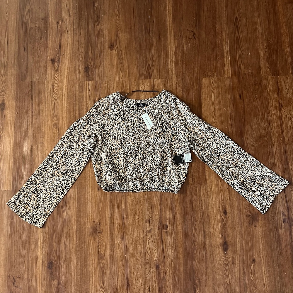NWT!!! Volcom - Leopard print top - M